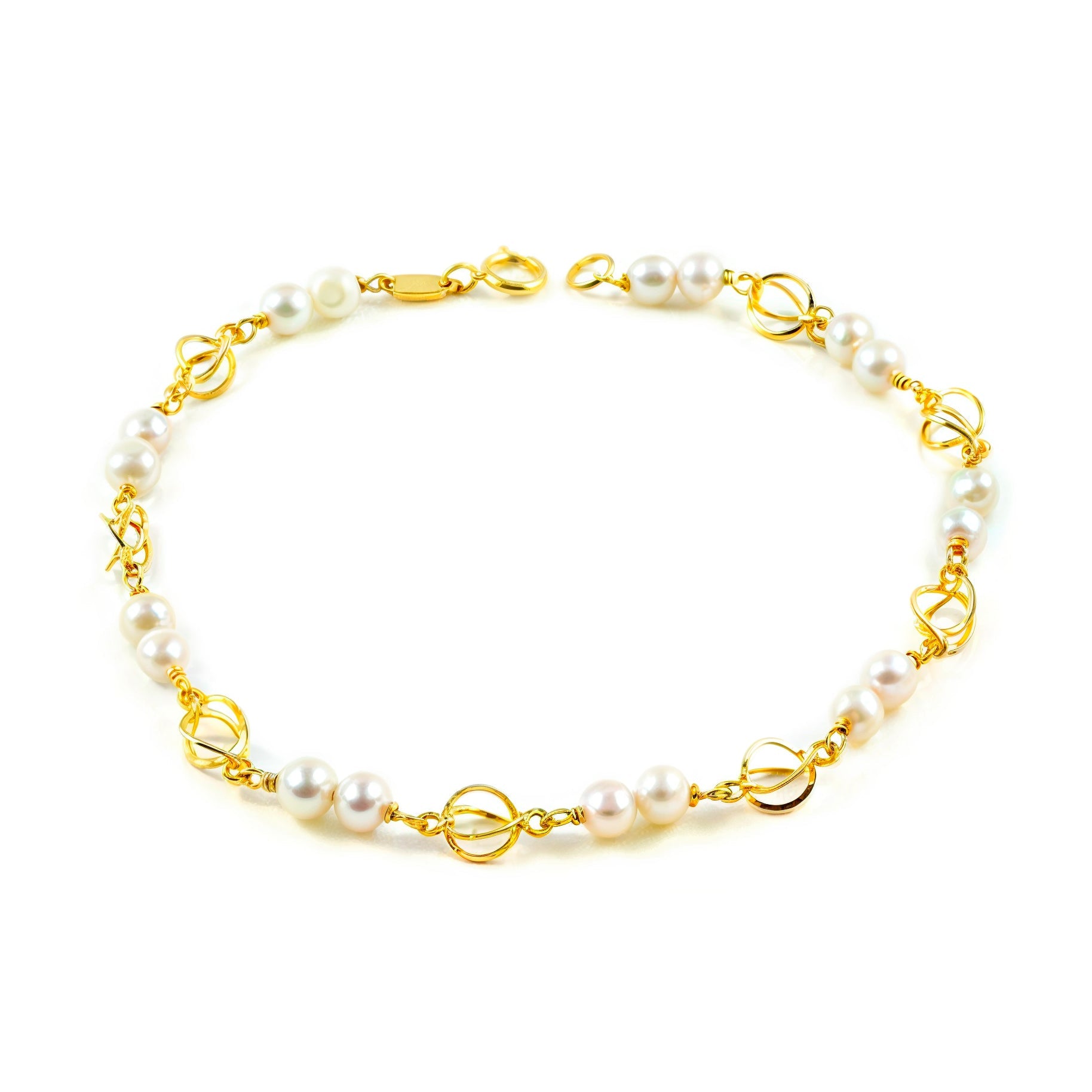9K Yellow Gold Girl's Bracelet with 4 mm Round Pearl and Shiny Basket, 18 cm