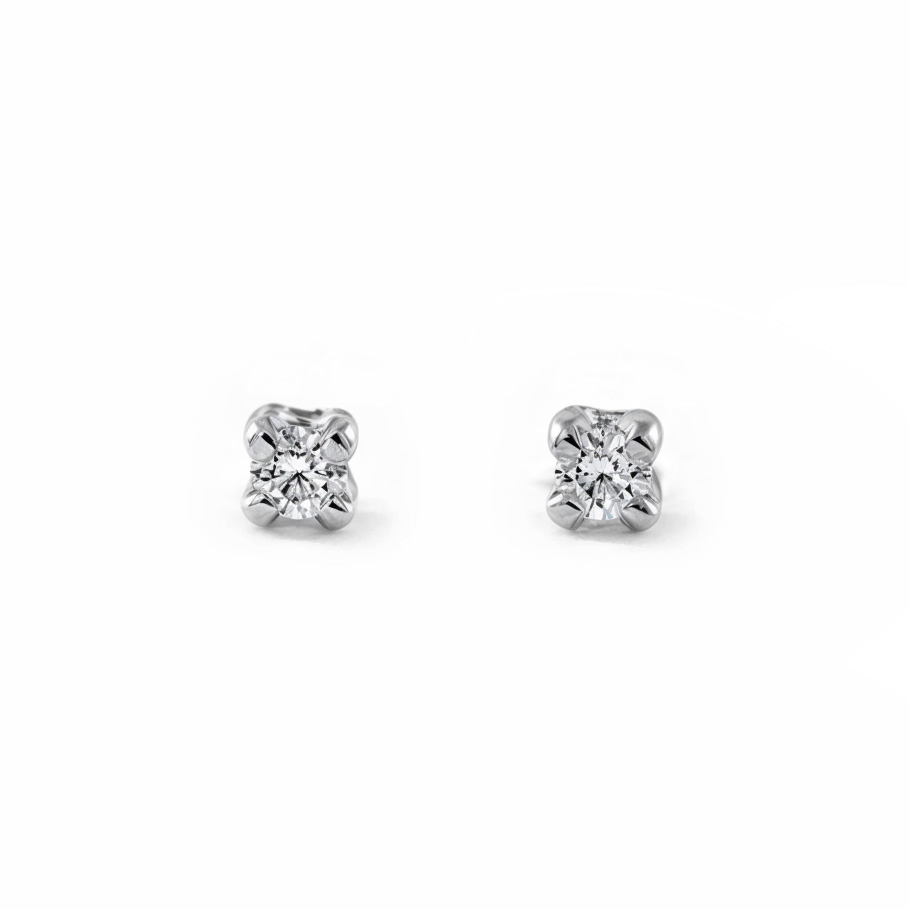 Pendientes Bebe-Niña Oro Blanco 9K Garra Garra Diamante Brillo