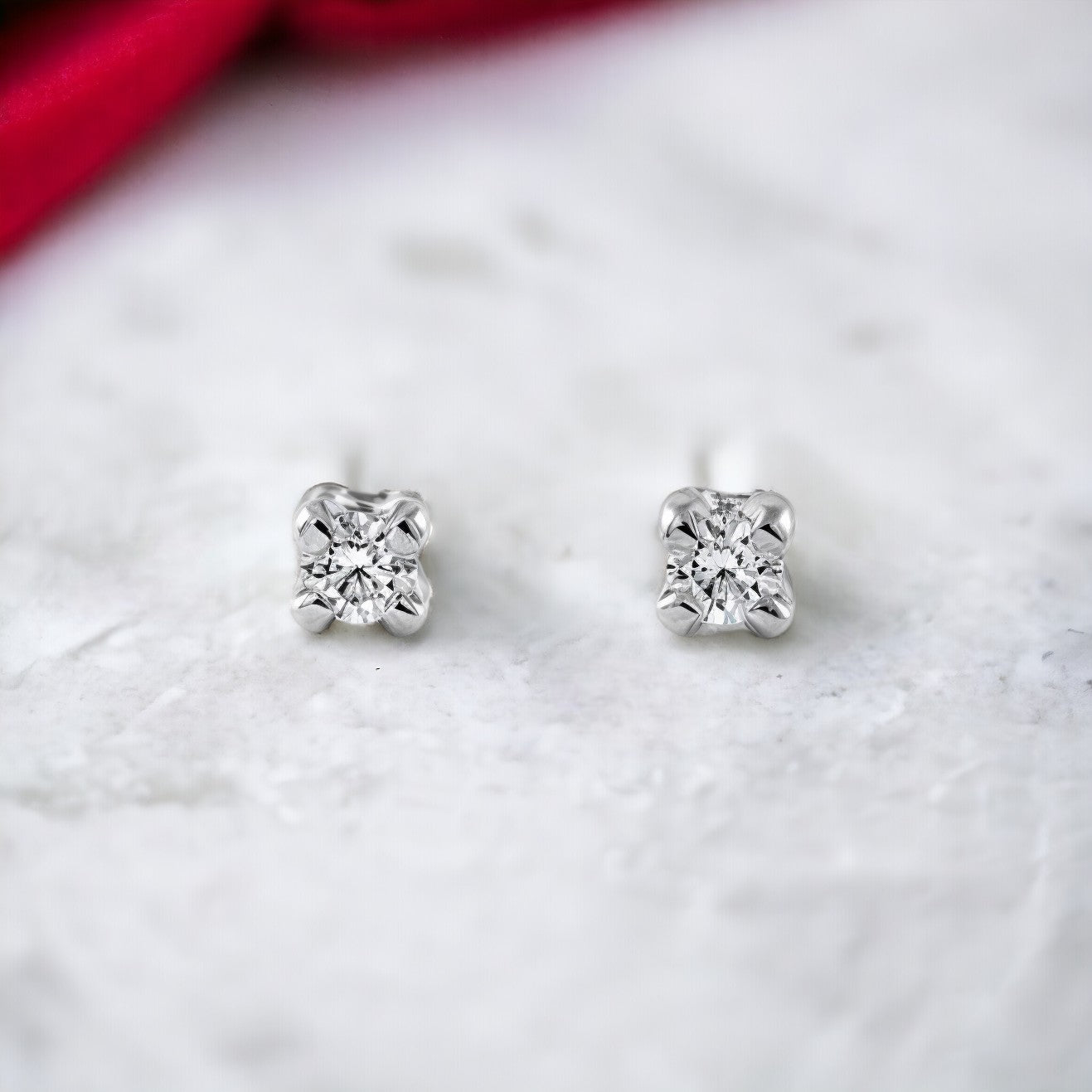 Pendientes Bebe-Niña Oro Blanco 9K Garra Garra Diamante Brillo