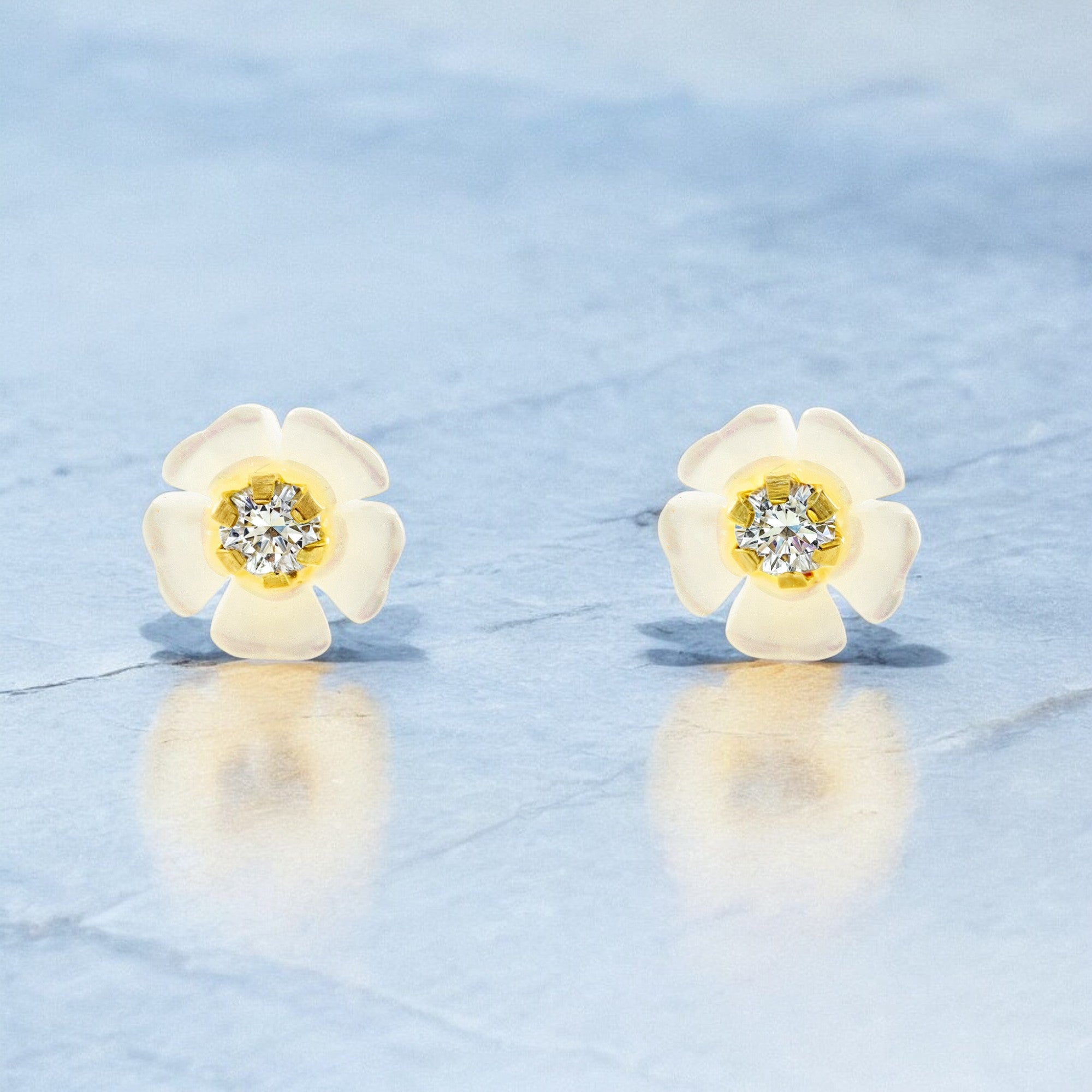 Pendientes Niña Oro Amarillo 9K Nacar Flor Circonita Brillo