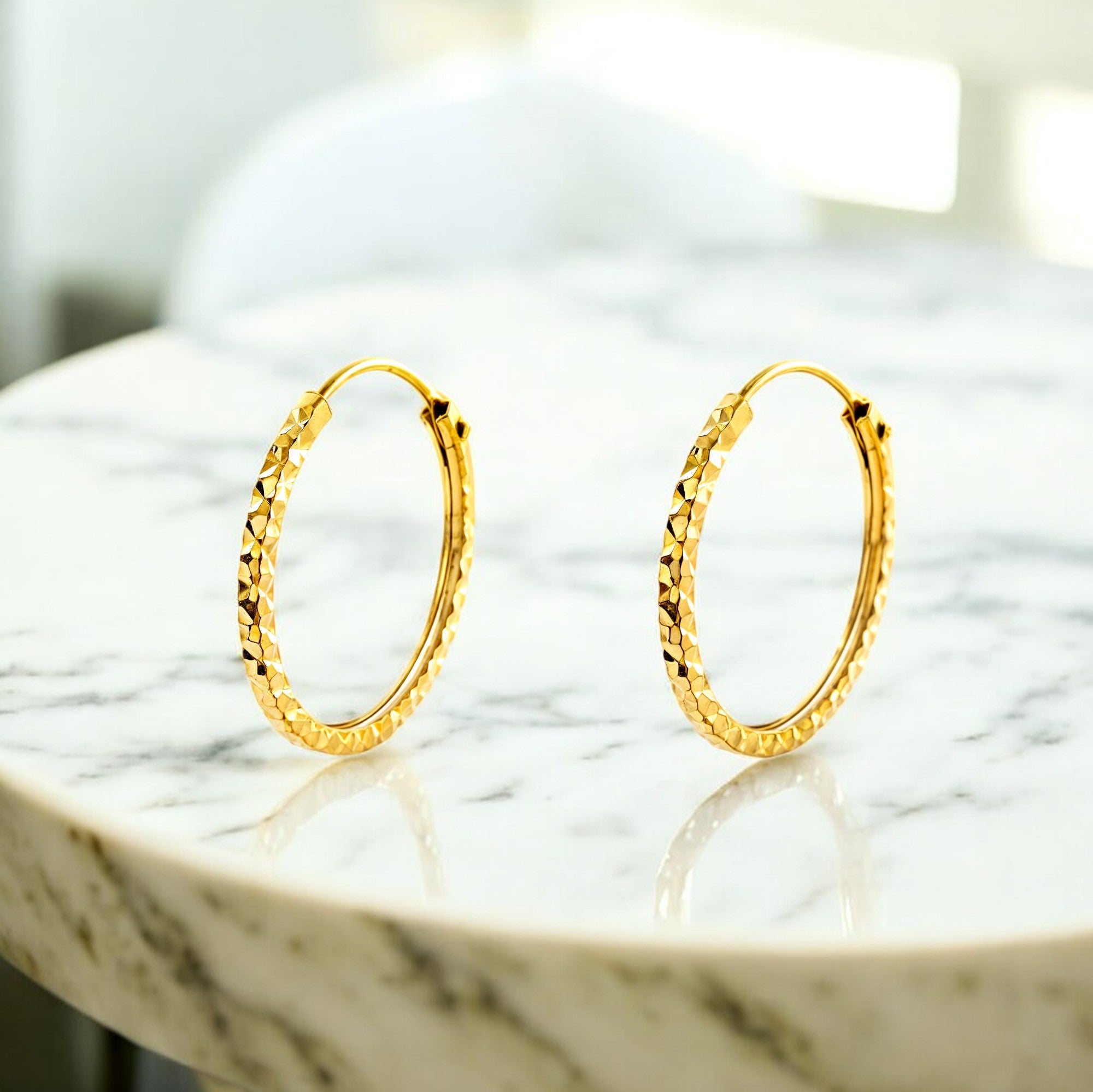 Pendientes Oro Amarillo 18K Aros Cuadrado Tallados 16 x 1,2 mm