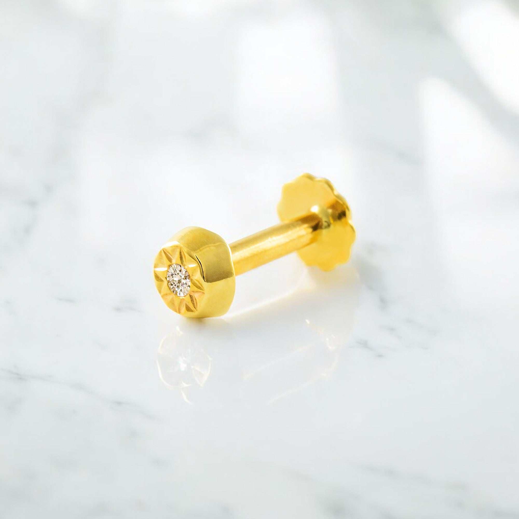 Piercing Oro Amarillo 9K Cartilago Redondo Circonita Tallado