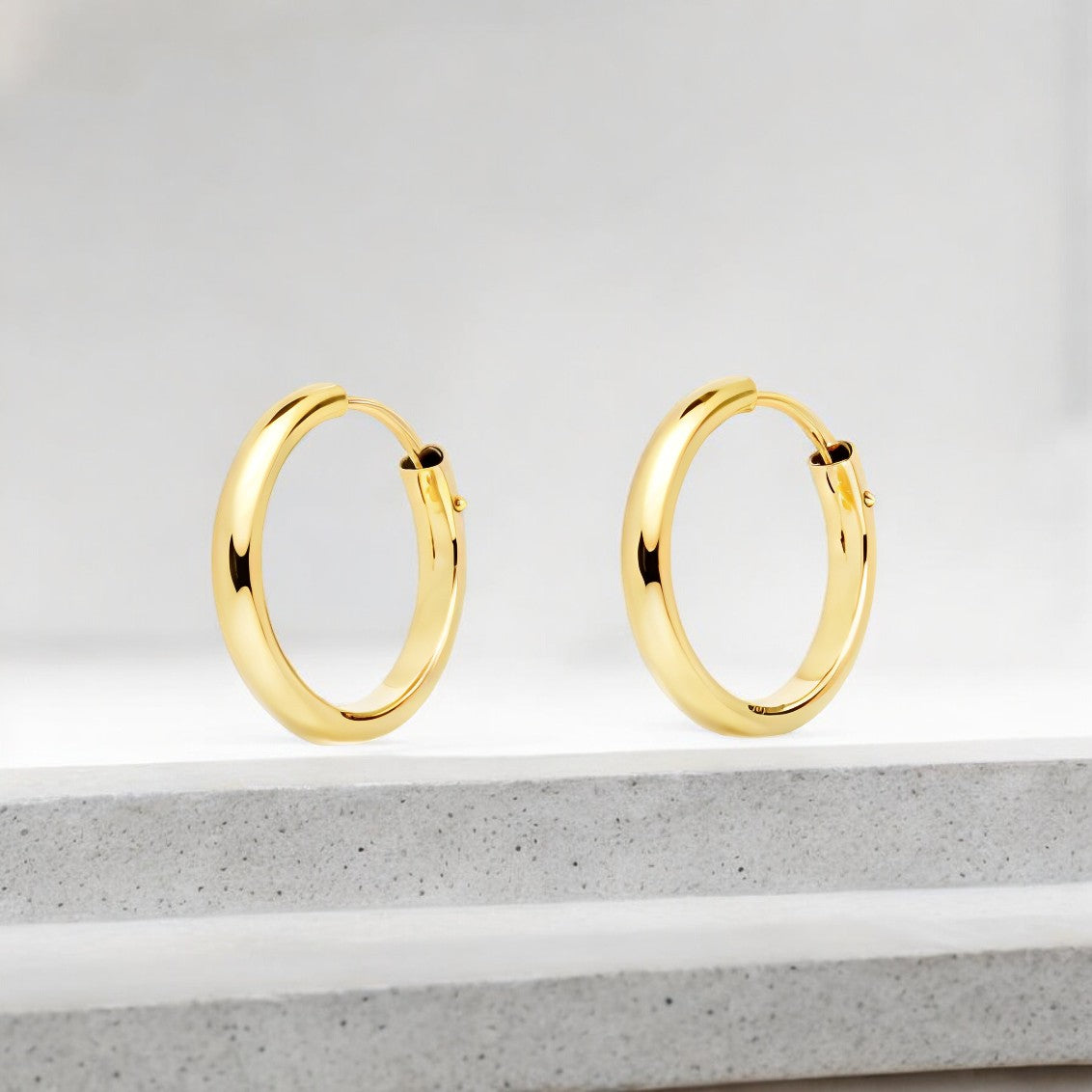 Pendientes Oro Amarillo 9K Aros Media Caña Brillo 12 x 2 mm