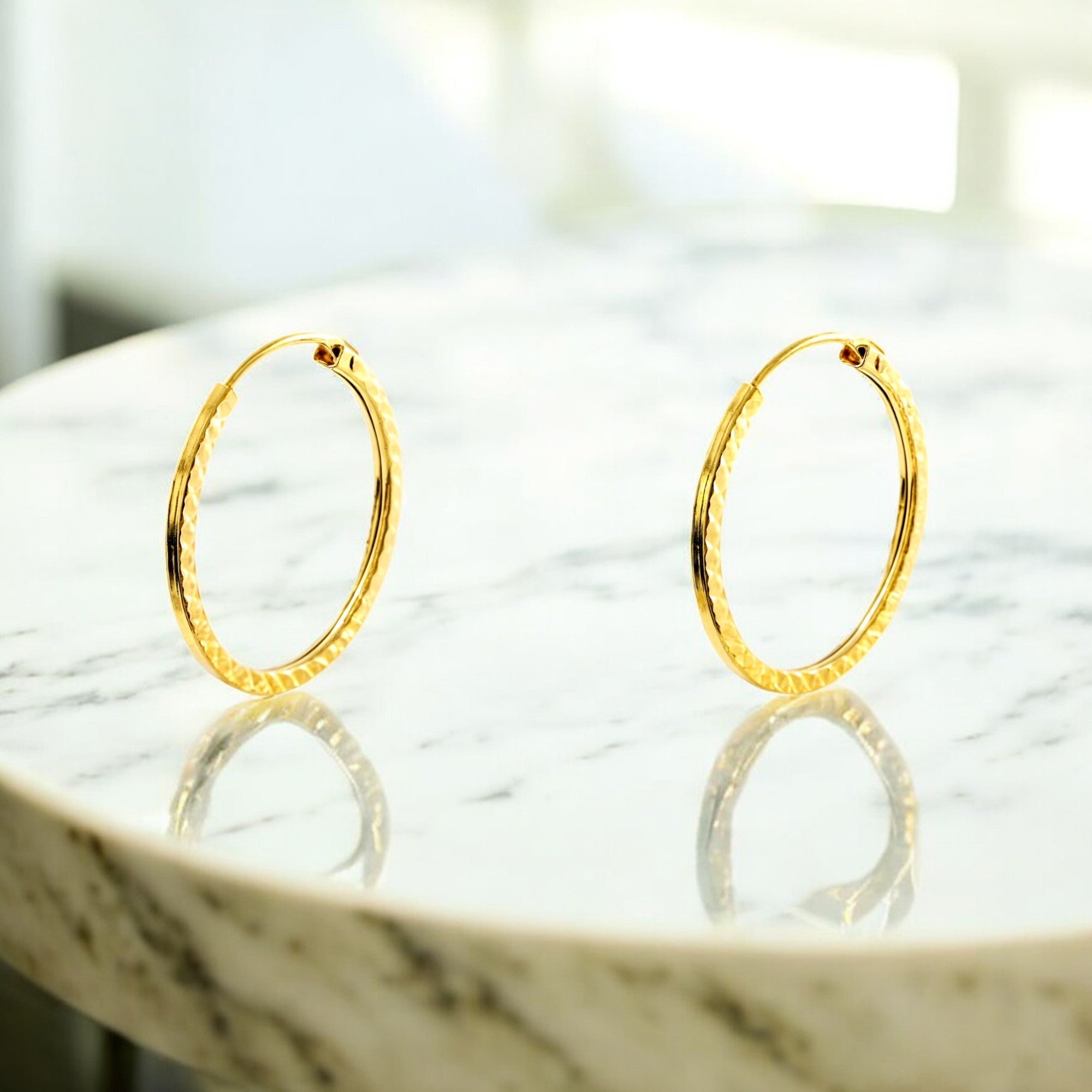Pendientes Oro Amarillo 9K Aros Cuadrado Tallados 14 x 1 mm