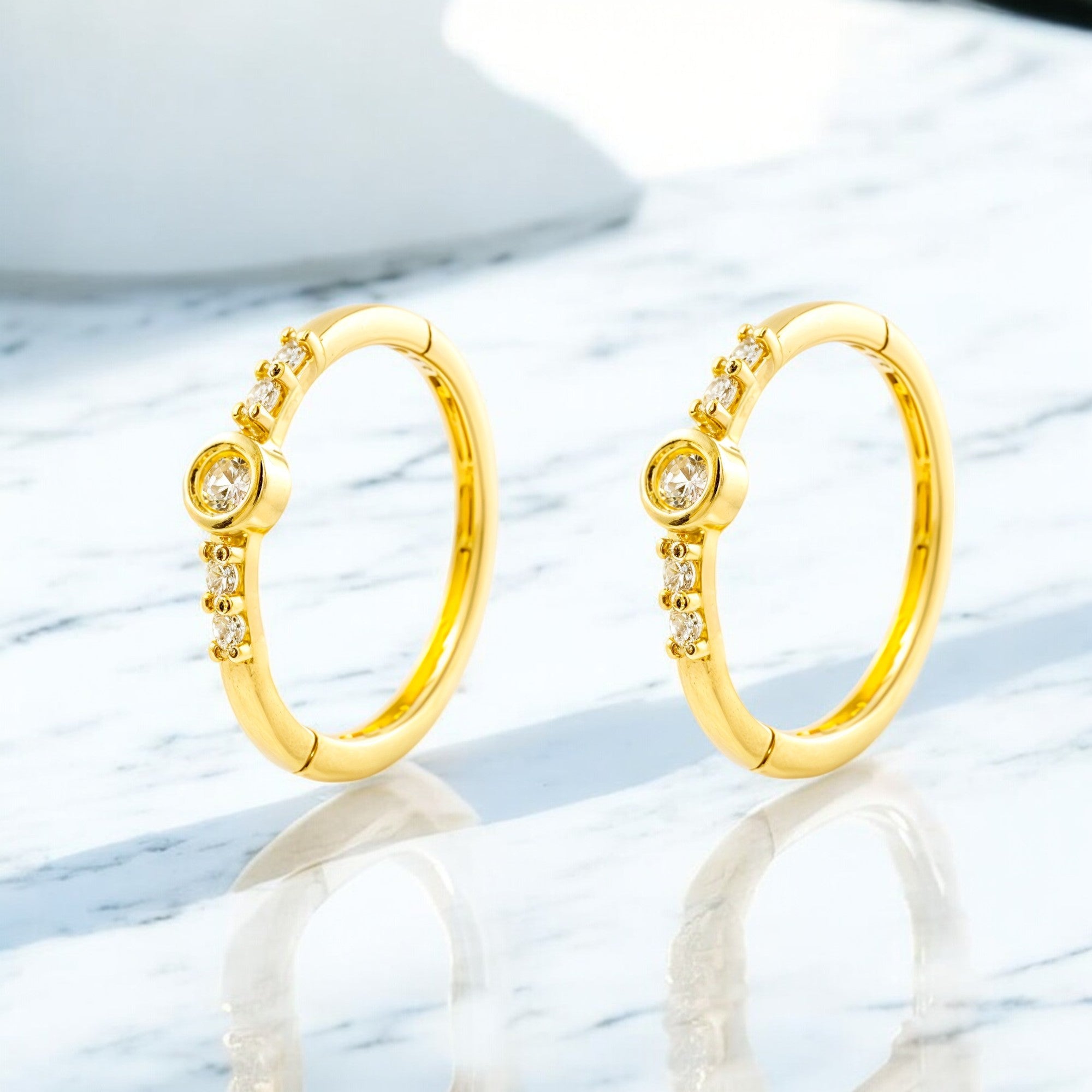 Pendientes Oro Amarillo 9K Aros Redondo Circonita Brillo 12 x 2,5 mm