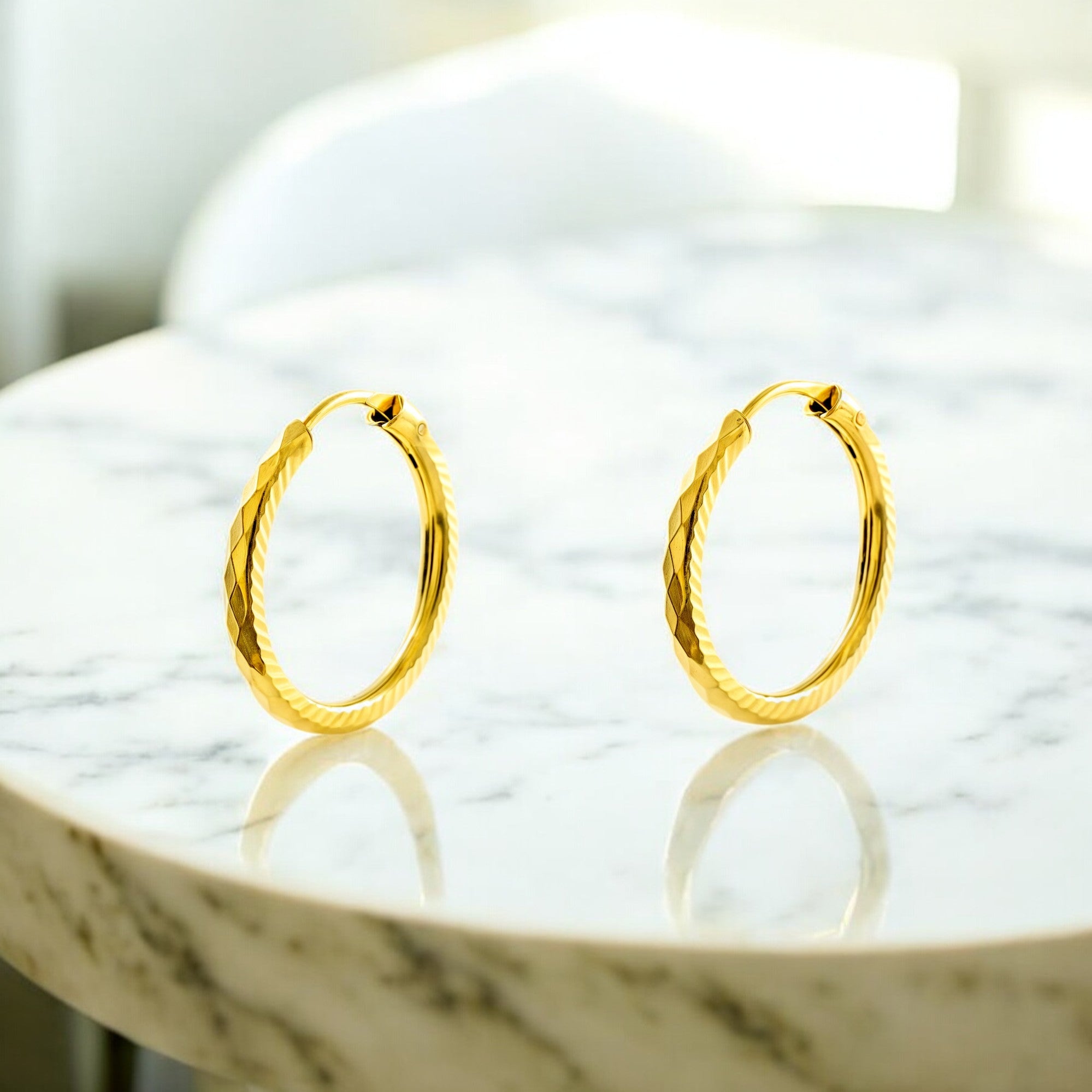 Pendientes Oro Amarillo 9K Aros Redondo Tallados 12 x 1,5 mm